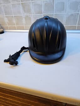 prodám levně přilbu