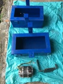 Závěsné nádrže a nádrž pro pohon zubového čerpadla