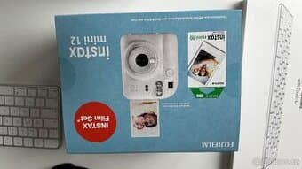 Fujifilm Instax 12 Mini + 10 snimku