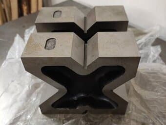 Prizmatické kostky 130 mm nové