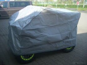 Plachta na čtyřkolku