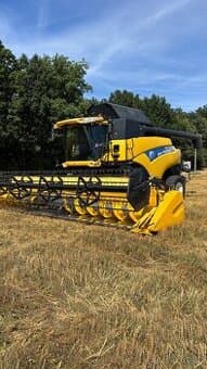 Sklízecí mlátička, kombajn New Holland