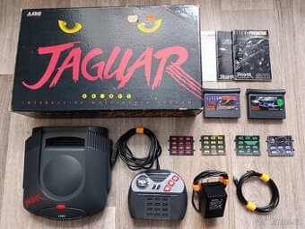 Atari Jaguar, krabice, ovladač a dvě hry