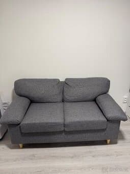 Šedá 2místná pohovka