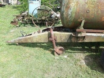 Lejta za traktor 2000 litrů