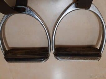 Třmeny a třmenové řemeny