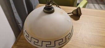 Skleněný lustr s antickým vzorem