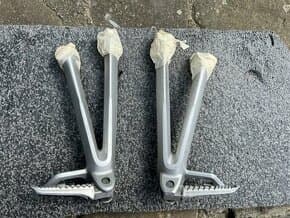 Zadní stupačky komplet / Suzuki Gsxr 750 k6