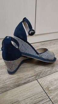 TAMARIS nenošené vel.37