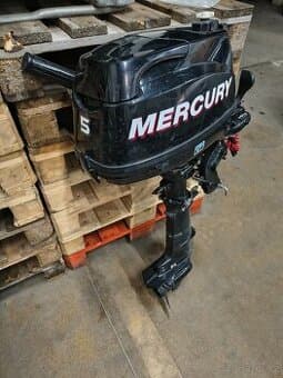 Rybarska plechova lod + motor mercury 5hp (6)