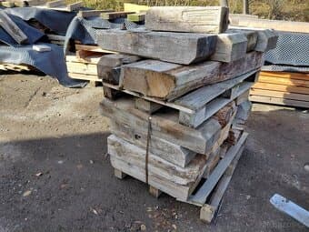Prodám staré dubové trámy a fošny