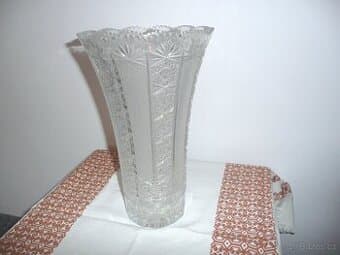 Váza broušená Bohemia crystal, výška 31 cm