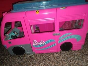 Barbie auto skluzavka.