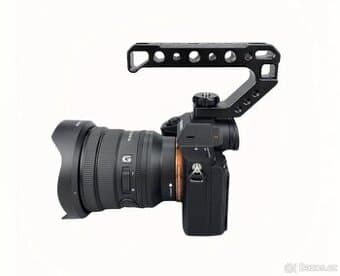 Rukojeť pro fotoaparát