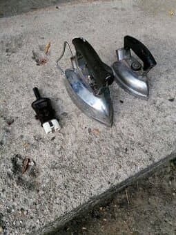 Staré žehličky, vše 250 kč