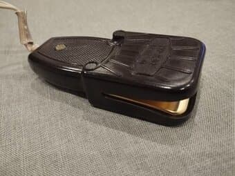 Žehlička na kravaty a "puky" kalhot