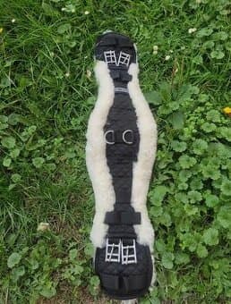 Drezurní podbřišník s pravým merino beránkem