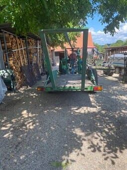Dvoukolový vlek na dřevo