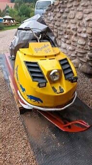 Sněžný skútr buran 640