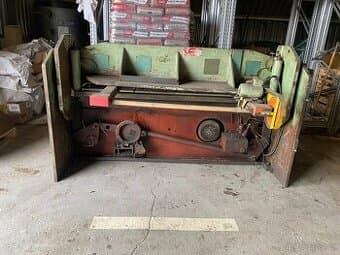 Tabulové nůžky, NTE 2000/4