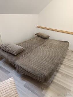 Pohovka rozkládací s úložným prostorem