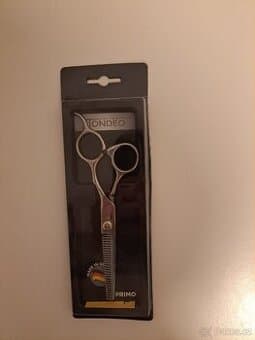 Kadeřnické profesionální efilační nůžky Tondeo Primo.