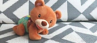 LEZOUCÍ MEDVÍDEK - VTECH - INTERAKTIVNÍ HRAČKA