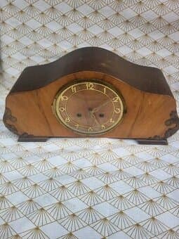 Starožitné krbové hodiny