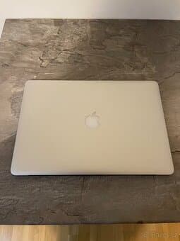 Prodám Apple MacBook Pro 15,stříbrná