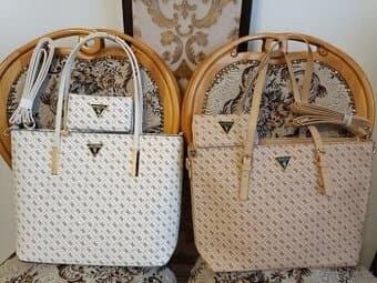 Kabelka Guess s peněženkou a popruhem, v 5 barvách.