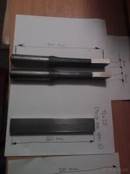 Soustružnický nůž zapichovaci 12mm