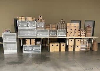 Nové bednové klece