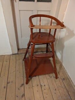 Dětská dřevěná židlička