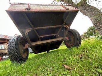 Prodám korbu na traktor RS09