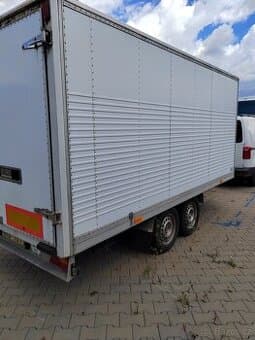 Prodám skříňový vlek.