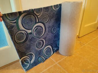 Koberec zbytek min 50 cm x cca 5,5 m