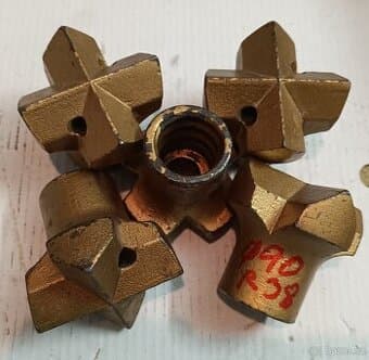 vrtací korunka křížová pr.90 mm R38