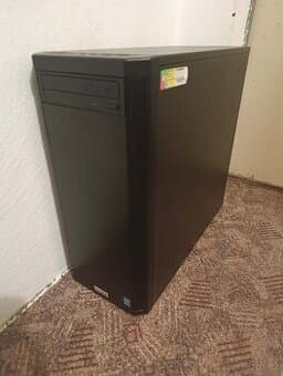 Starší herní počítač