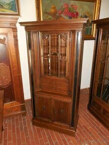 Starožitná vitrína skleník