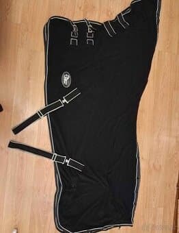 Odpocovací deka s krkem Harrys Horse Deluxe