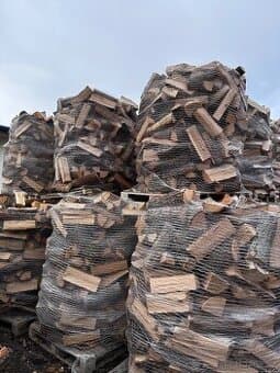 ŠTÍPANÉ PALIVOVÉ DŘÍVÍ STRÁŽNICE