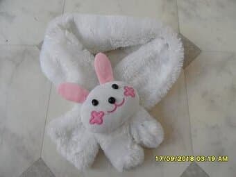 Dívčí šála - top stav - velmi pěkná