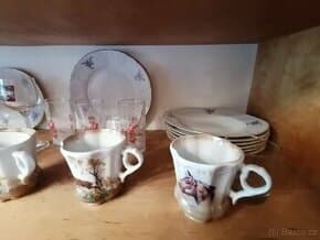 Porcelán, broušené sklo - sklenice, šálky