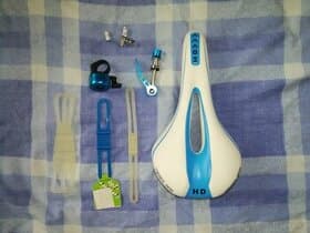 Sada na kolo - sedlo,držák,zvonek,ventilky a šroub