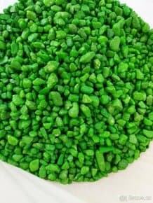 2kg zelených kamínků do akvárka