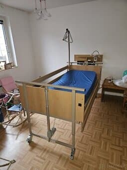 Prodám zdravotní elektrickou postel