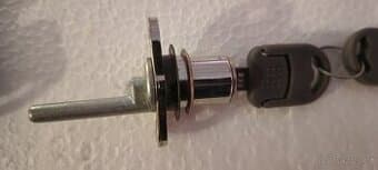 Nábytkový zámek zásuvek