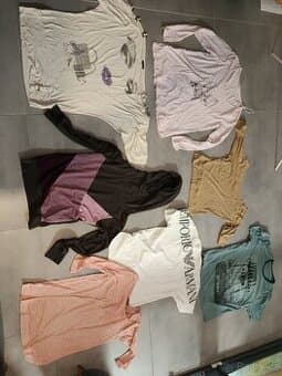 Trička a mikina XL za celkem 40 Kč