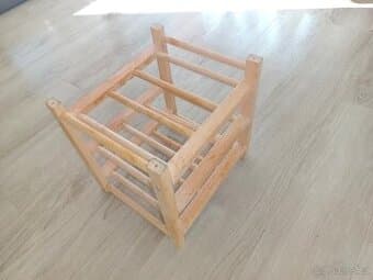 Prodám dřevěnou vinotéku