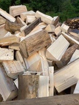 Štípané palivové dřevo